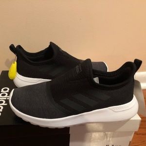 Adidas Lite Racer Slip-On Shoe.Black. Size: 7, 7.5-box not included.